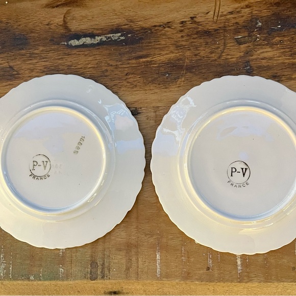 2 P-V Majolica bread plates Made in France - Picture 4 of 6